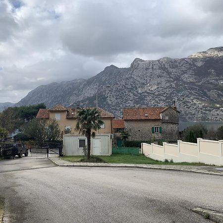 Apartman Mia Risan Εξωτερικό φωτογραφία