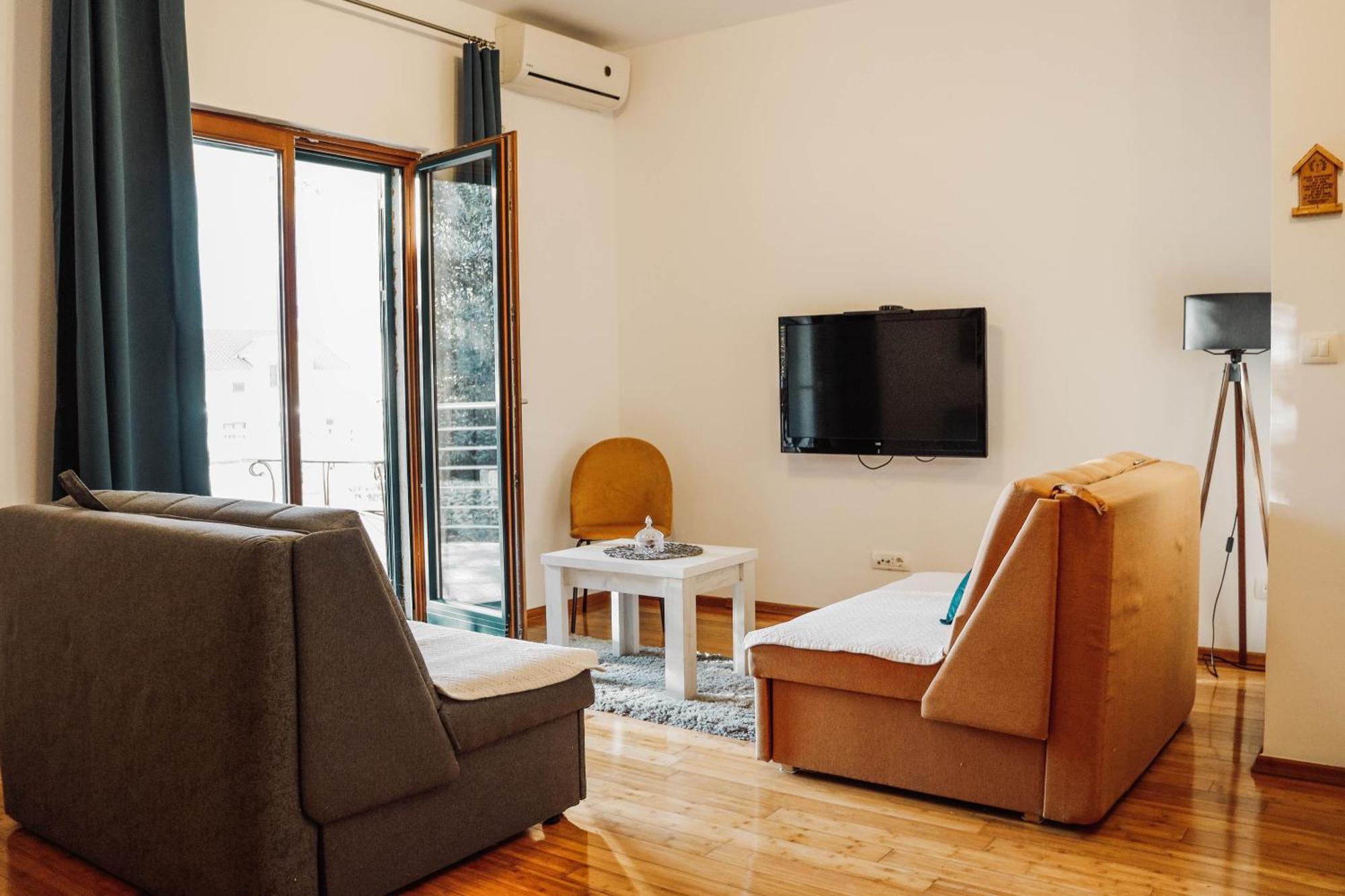 Apartman Mia Risan Εξωτερικό φωτογραφία