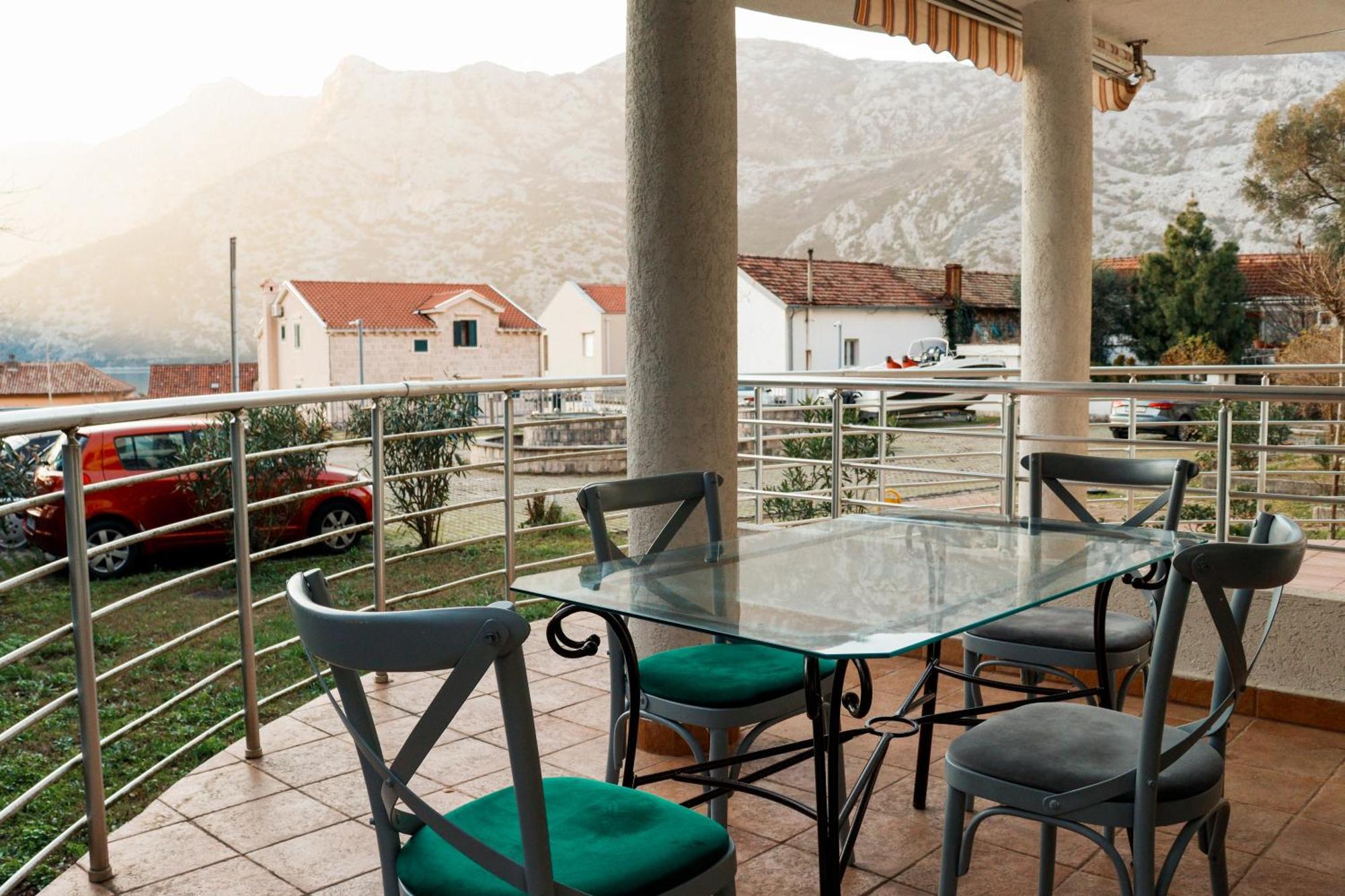 Apartman Mia Risan Εξωτερικό φωτογραφία