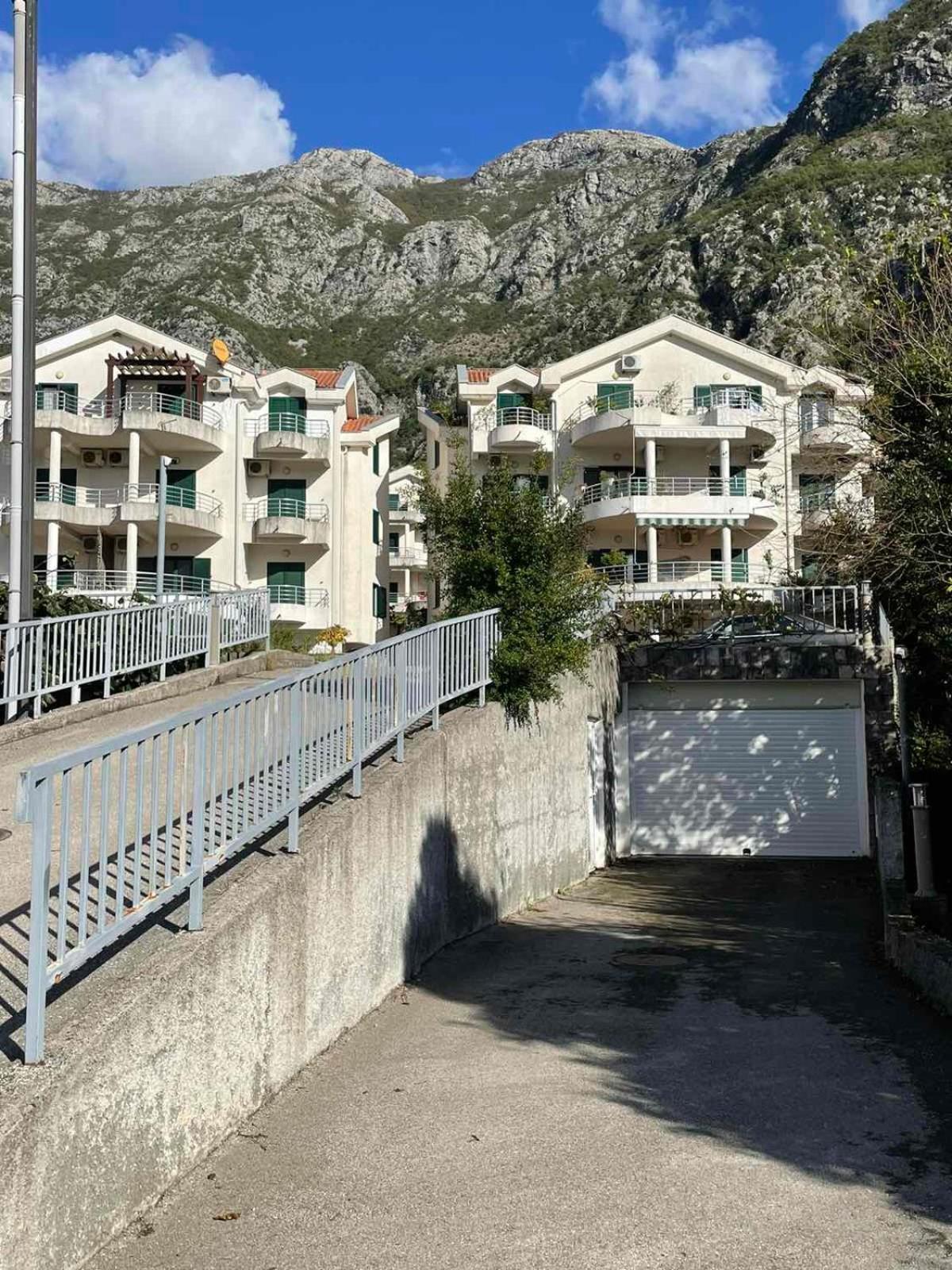 Apartman Mia Risan Εξωτερικό φωτογραφία