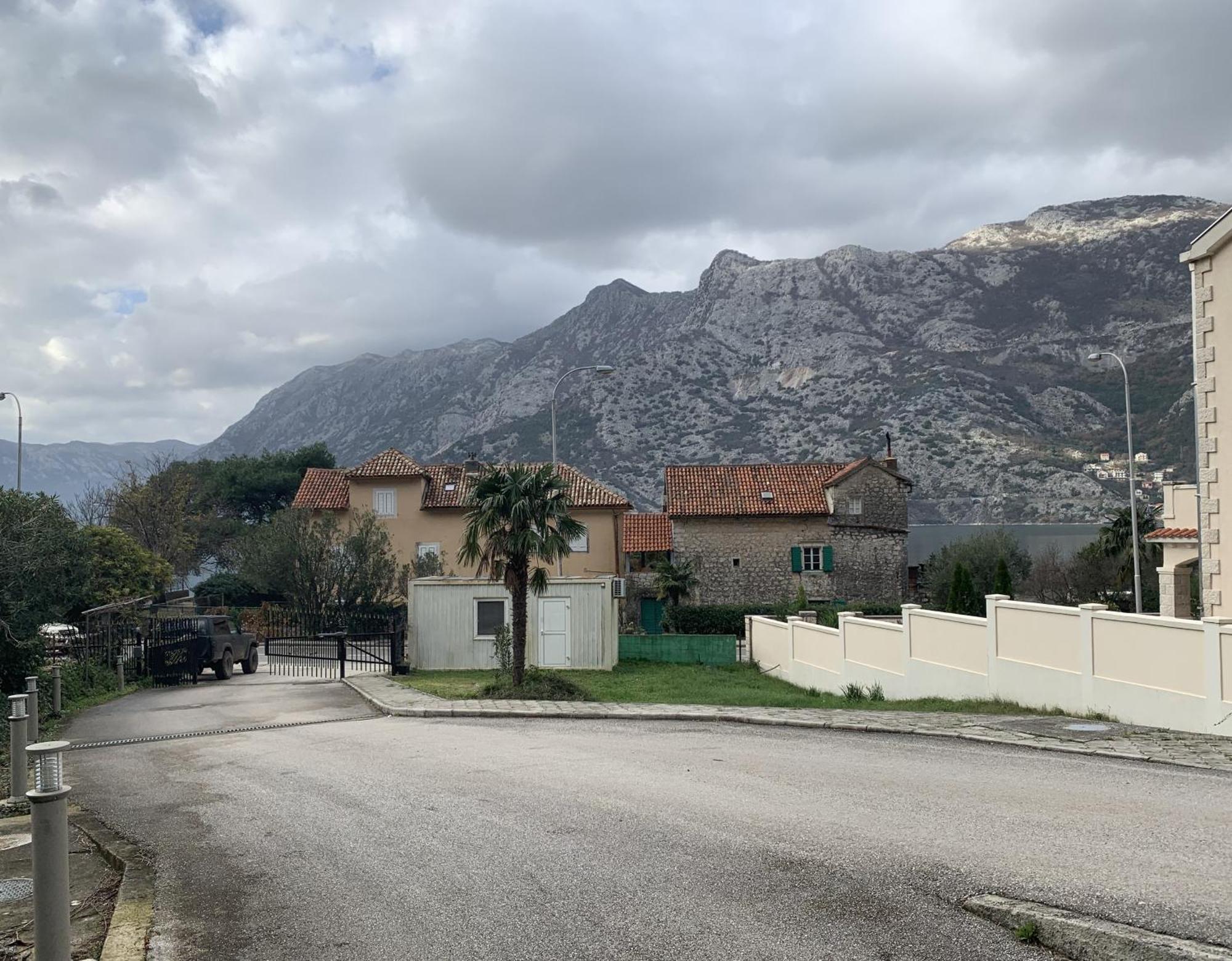 Apartman Mia Risan Εξωτερικό φωτογραφία